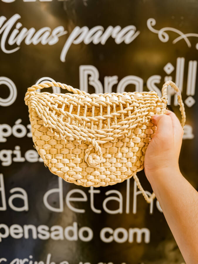 bolsa de palha com alça